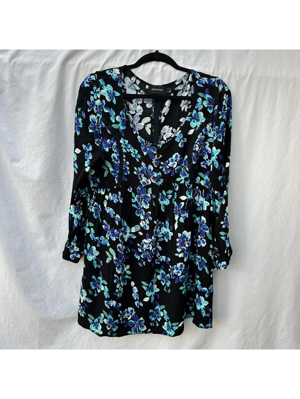 Minkpink Long Sleeve Dress Size Large Lightweight Fabric Blue and Black Floral
